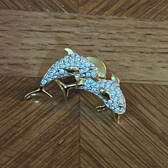Vintage Swan Stamp SWAROVSKI Pave Crystal RS Gold Tone Leaping Dolphin Pair Pin - Picture 4 of 6